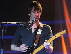 The Magic Whip, Kembalinya Graham Coxon ke Blur