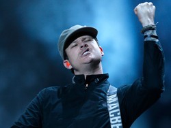 Wow! Tom DeLonge Blink 182 Pernah Berinteraksi dengan Alien