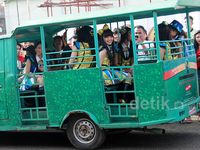 Ketika JKT48 Naik Odong-odong