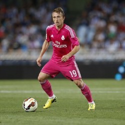 Modric Kembali Berlatih