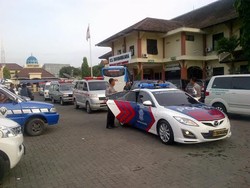 18 Ambulance Beriringan Bawa Pulang Korban Tewas dan Luka Bus Sang Engon