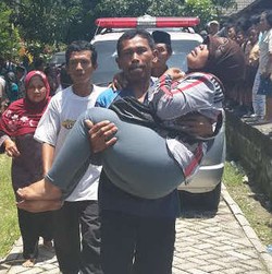 Tangis Warga Pecah Saat 12 Jenazah Korban Bus Tiba di Kp Dander