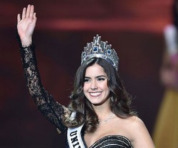 Kunjungi Indonesia, Miss Universe Suka Makan Tempe dan Nasi Kuning