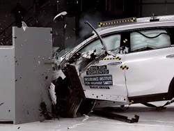 Kia Sorento Terbaru Raih Peringkat Tertinggi Uji Tabrak IIHS