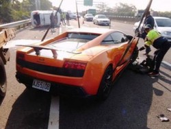 Duh, Dipinjam Teman, Lamborghini Gallardo Malah Tabrakan