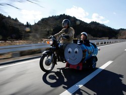 Lucu, Sespan Motor Honda ala Mainan Kereta Thomas