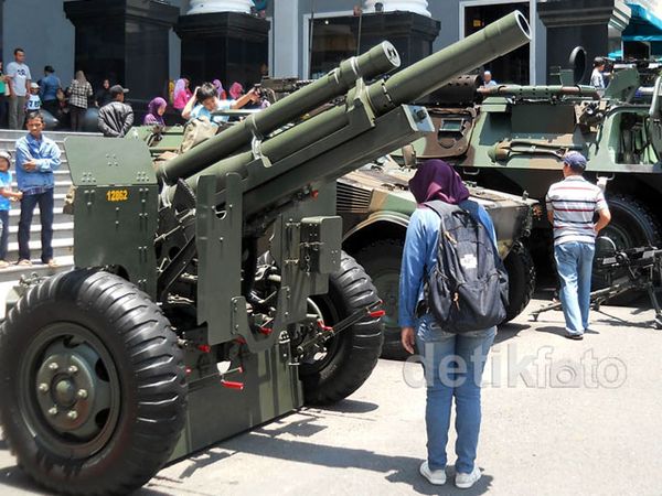 TNI Pamerkan Alutsista di Yogyakarta
