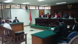 Gulat Manurung, Penyuap Gubernur Riau Dihukum 3 Tahun Bui