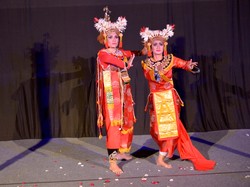 Legong Sampik Engtay, Legenda Klasik Tiongkok dalam Tarian Bali
