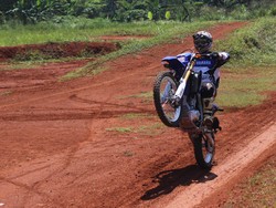 Kenapa WR250R, Yamaha, Bukan Seri Trail yang Lain?