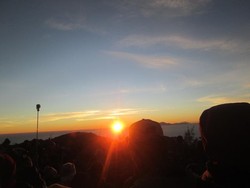 Berburu Sunrise Bromo yang Mendunia