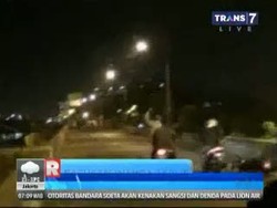 Tawuran Warga di Banjir Kanal Barat