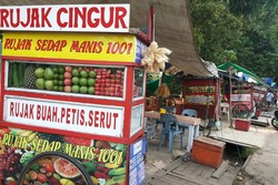 Aneka Rujak Pedas Segar di Simpang Rujak Batam