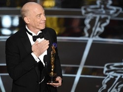 Piala Oscar Pertama untuk J. K Simmons