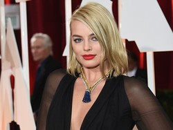 Wow! Margot Robbie Kenakan Kalung Rp 19 M ke Oscar 2015