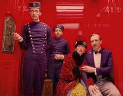Di Balik Kostum Unik dan Riasan Tilda Swinton di Grand Budapest Hotel