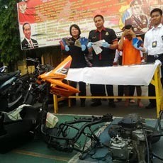 Kakak Adik Kompak Bobol Rumah dan Tadah Motor Curian