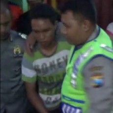 Malu Ditagih Tukang Kredit, Seorang Anak Aniaya Bapaknya