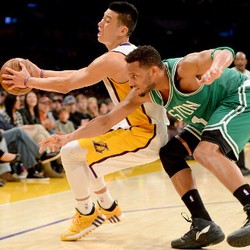 Kalahkan Celtics, Lakers Raih Kemenangan Pertamanya Bulan Ini