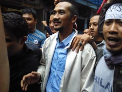 Ratusan Mahasiswa dan Aktivis Antar Abraham Samad ke Polda Sulselbar