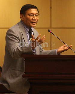 Farouk Muhamad Imbau Politisi Senayan Terima Komjen BH Jadi Kapolri