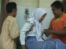 Siswi SMK Tewas Ditabrak Konvoi Siswa Tawuran di Cikampek