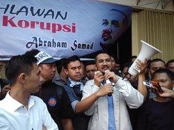 Sebelum ke Polda Sulselbar, Samad Sempat Orasi Bantah Beragam Tudingan