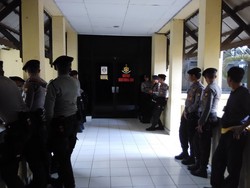 Tiba di Polda Sulselbar, Seperti ini Penjagaan saat Samad Diperiksa