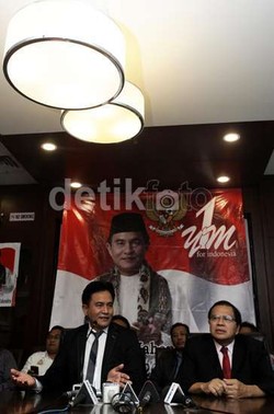 Gugatan Ical Tak Diterima PN Jakbar, ini Pembelaan Yusril