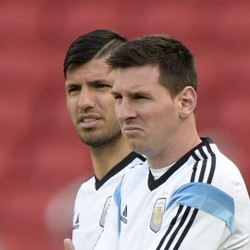 Aguero pada Messi: Di Atas Lapangan Lupakan Pertemanan