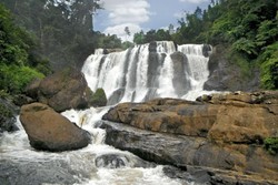 Ini Dia Air Terjun Niagara Mini Ala Bandung
