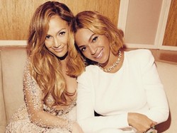 Sexy Moms! Belum Ada Sehari, Foto J.Lo dan Beyonce Ini Dapat 1 Juta Likes