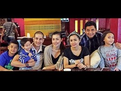 Okan Cornelius dan Viviane Masih Liburan Bareng Minggu Lalu