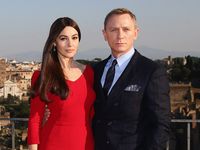 Daniel Craig dan Monica Bellucci Serasi di Sesi Foto 'Spectre'