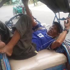 Malangnya Tukang Becak di Surabaya Ini