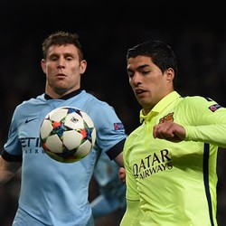 Suarez Dua Gol, Barcelona Kalahkan City 2-1