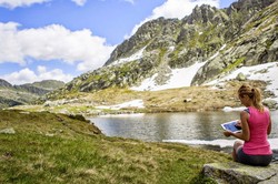 5 Alasan Traveling Bisa Jadi Obat Putus Cinta