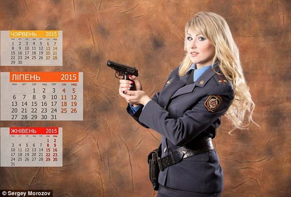 Kalender Seksi Polwan Cantik Picu Pro Kontra di Twitter