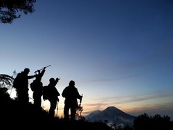 Melihat Eksotisme Gunung Prau di Pagi Hari