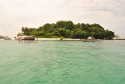 Menjelajahi Negeri Laskar Pelangi