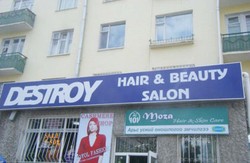 Foto: Salon-salon dengan Nama dan Gambar Paling Buruk. Siapa Mau Datang?