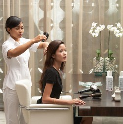 Survei: Ini Kegiatan Favorit Wanita Indonesia di Salon