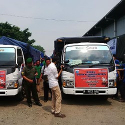 Turunkan Harga Beras, Jokowi Sebar 300 Ribu Ton Raskin Rp 1.600/Kg