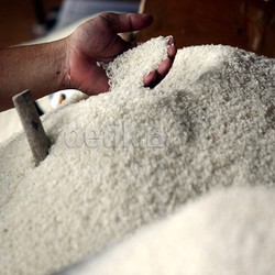 Mulai Hari Ini, Bulog Kembali Gelontorkan Beras Murah ke Cipinang