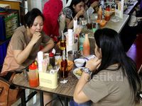 Kenaikan Harga Beras Mimpi Buruk Pemilik Warung Makan