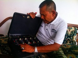 Tatang Sniper Punya Alat Buatan Sendiri Untuk Latihan Menembak Malam