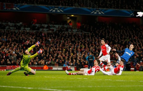 Cara Arsenal Bertahan Jadi Sorotan Wenger