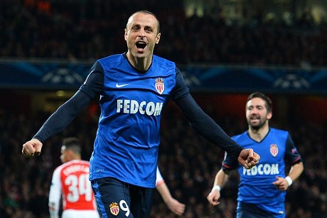 Berbatov Menghantui Emirates Stadium Lagi
