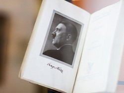 Buku Mein Kampf Hitler Diterbitkan Ulang di Jerman