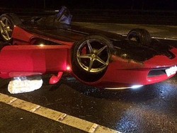 Ngebut, Ferrari 458 Italia Ini Terbalik